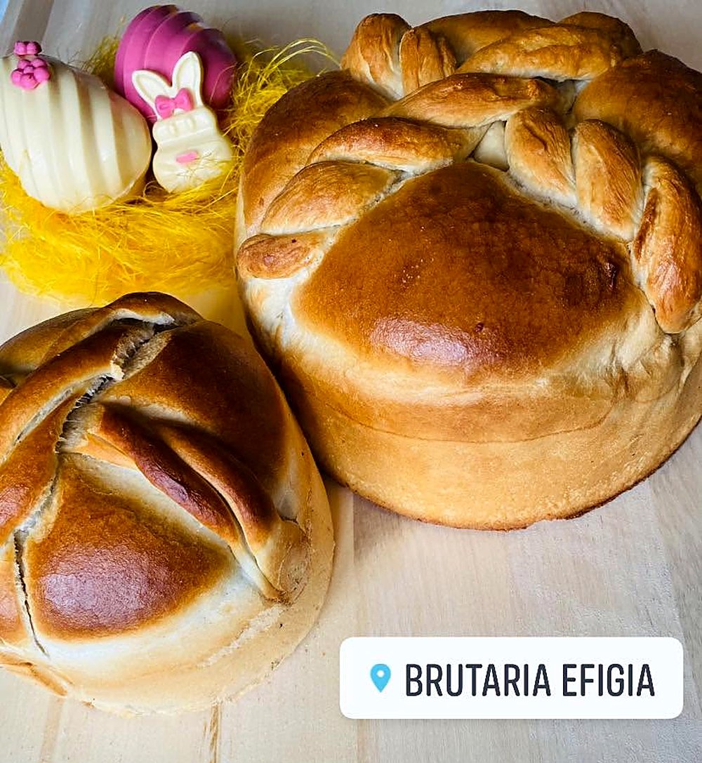 Colaci de Paști, cu cununa împletită